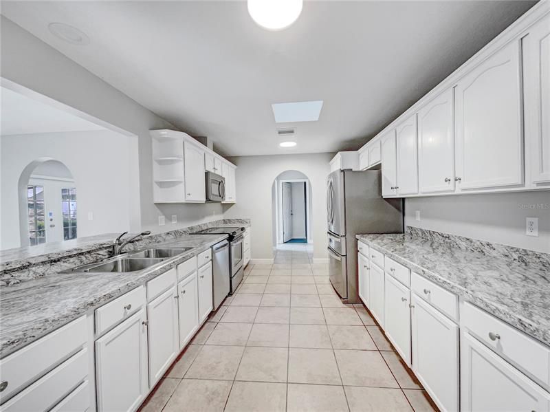 Recently Sold: $297,000 (3 beds, 2 baths, 1670 Square Feet)