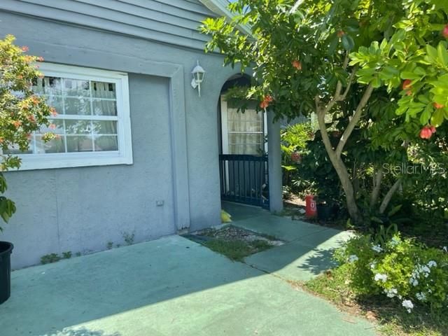 Recently Sold: $180,000 (2 beds, 2 baths, 1292 Square Feet)