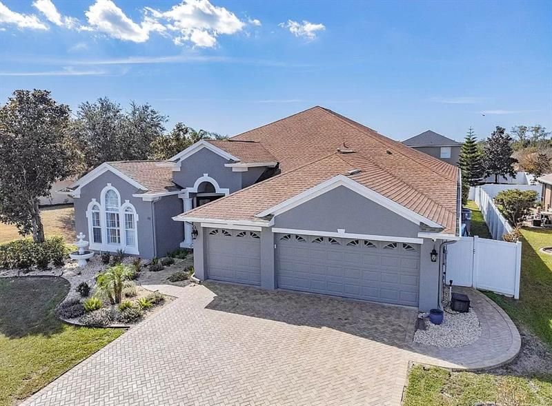 Recently Sold: $630,000 (4 beds, 3 baths, 3102 Square Feet)