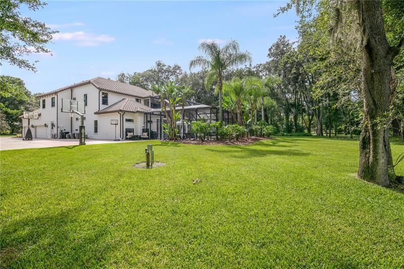 Recently Sold: $1,750,000 (5 beds, 4 baths, 5316 Square Feet)