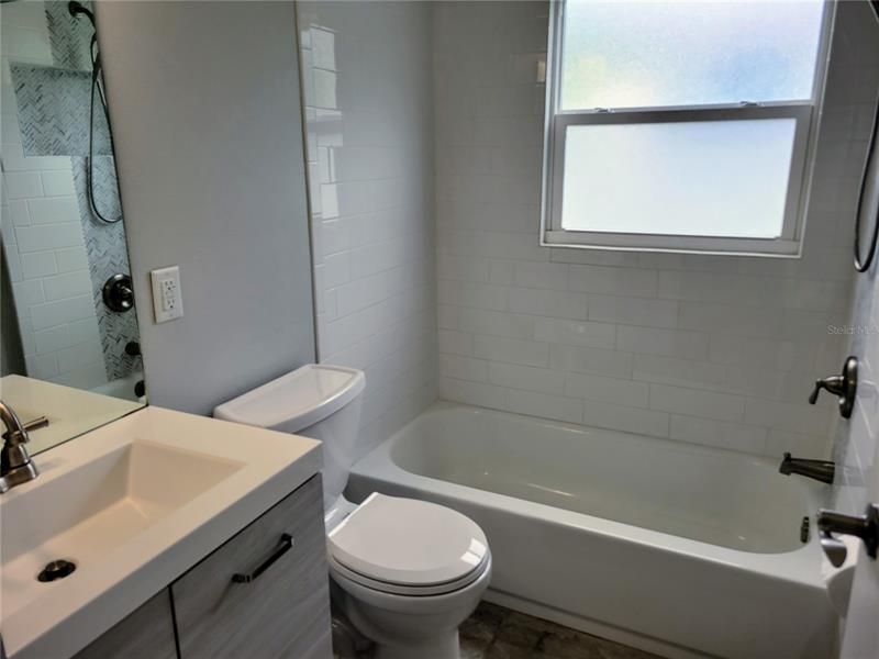 最近租的: $2,500 (2 贝兹, 1 浴室, 939 平方英尺)