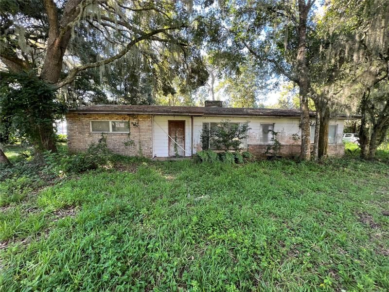 Recently Sold: $460,000 (4 beds, 2 baths, 1872 Square Feet)
