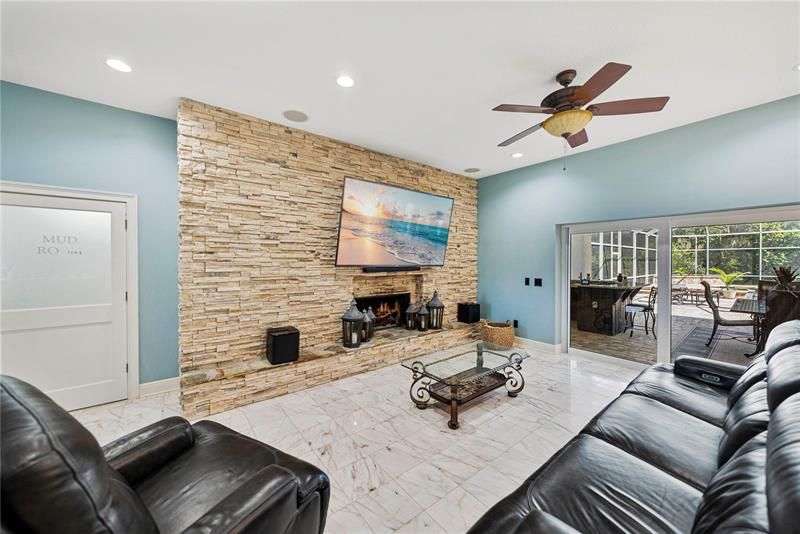 Recently Sold: $1,300,000 (3 beds, 4 baths, 4144 Square Feet)