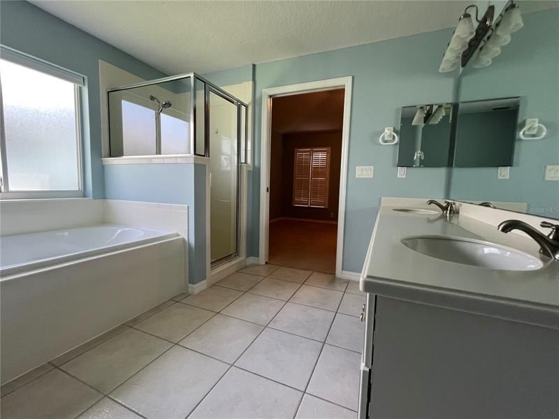 Recently Rented: $2,000 (3 beds, 2 baths, 1478 Square Feet)