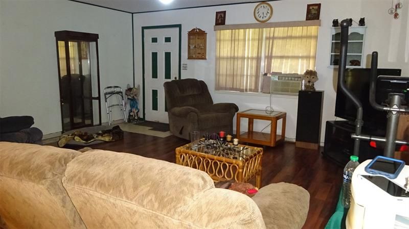 Vendido Recientemente: $99,900 (3 camas, 2 baños, 1114 Pies cuadrados)