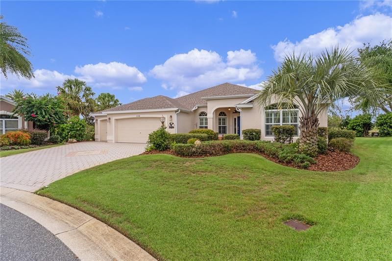 Recently Sold: $859,900 (3 beds, 2 baths, 2040 Square Feet)