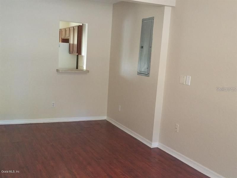 Recently Rented: $1,200 (3 beds, 2 baths, 1401 Square Feet)