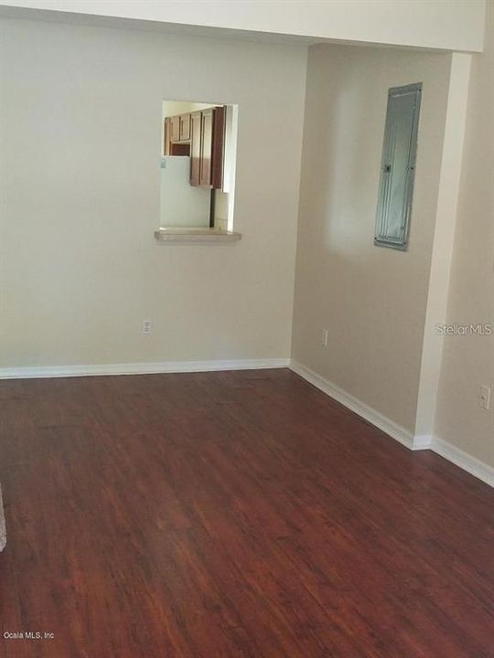 Recently Rented: $1,200 (3 beds, 2 baths, 1401 Square Feet)