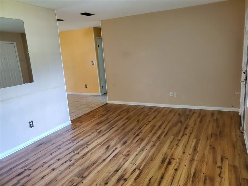 Recently Rented: $1,650 (3 beds, 2 baths, 1456 Square Feet)