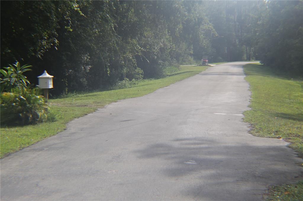 На продажу: $389,000 (2.12 acres)