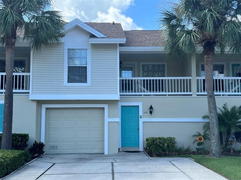 Recently Sold: $425,000 (2 beds, 2 baths, 920 Square Feet)