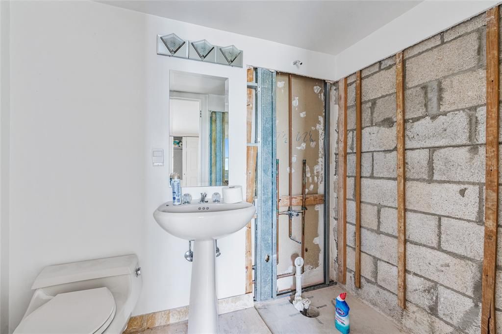 Recently Sold: $1,800,000 (2 beds, 2 baths, 1982 Square Feet)