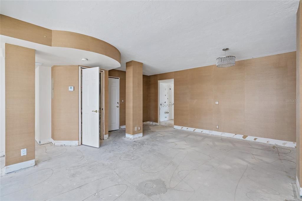 Recently Sold: $1,800,000 (2 beds, 2 baths, 1982 Square Feet)