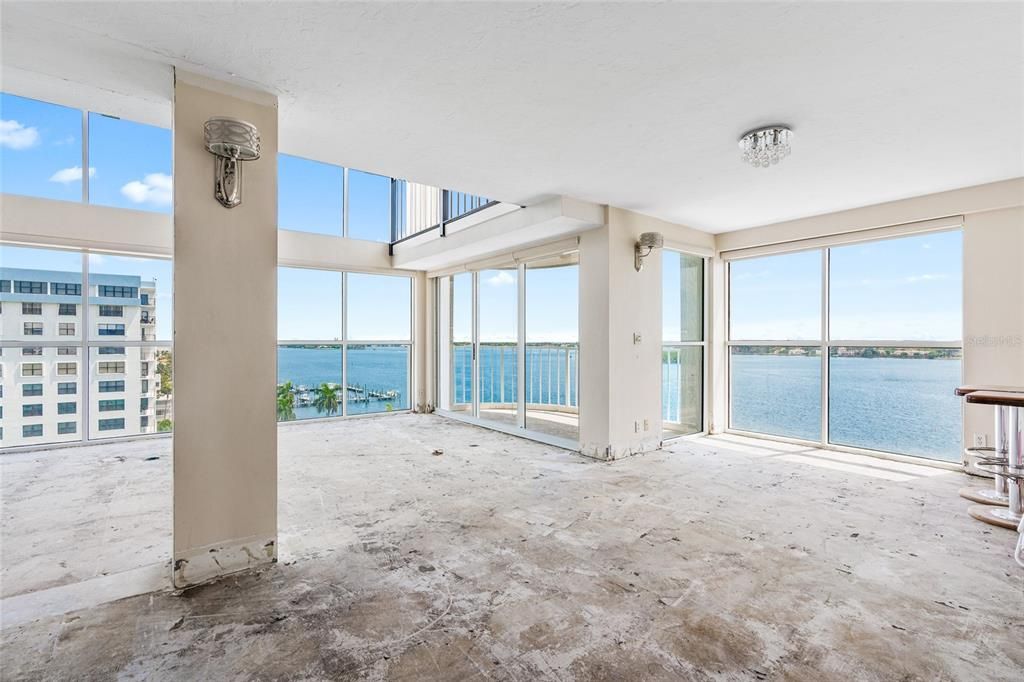 Recently Sold: $1,800,000 (2 beds, 2 baths, 1982 Square Feet)