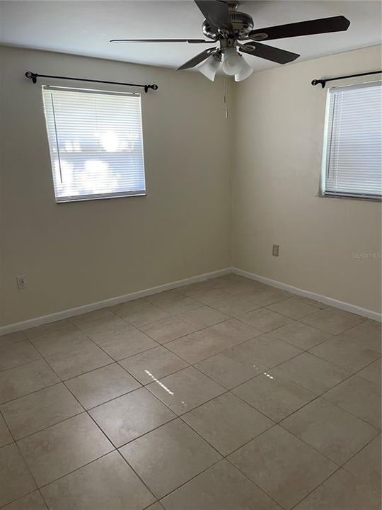 Recently Rented: $1,795 (3 beds, 1 baths, 946 Square Feet)