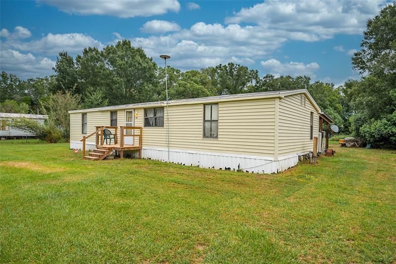 Recently Sold: $110,000 (3 beds, 2 baths, 1196 Square Feet)