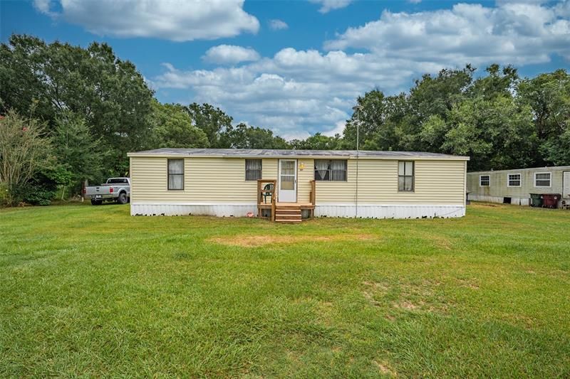 Recently Sold: $110,000 (3 beds, 2 baths, 1196 Square Feet)