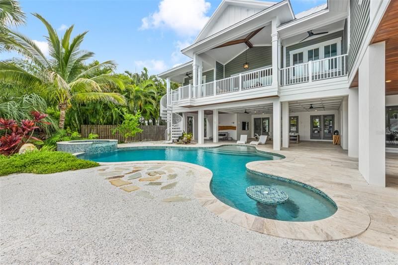 Recently Sold: $5,995,000 (4 beds, 4 baths, 2801 Square Feet)