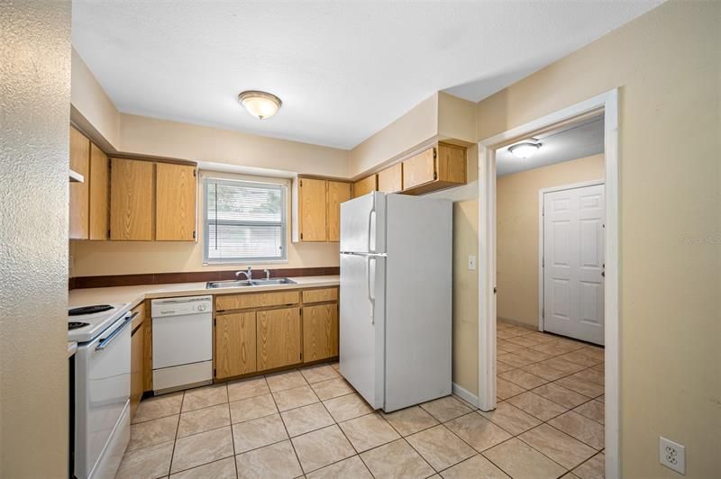 Recently Sold: $228,000 (3 beds, 1 baths, 1056 Square Feet)