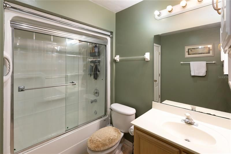 最近售出: $399,900 (4 贝兹, 2 浴室, 1800 平方英尺)