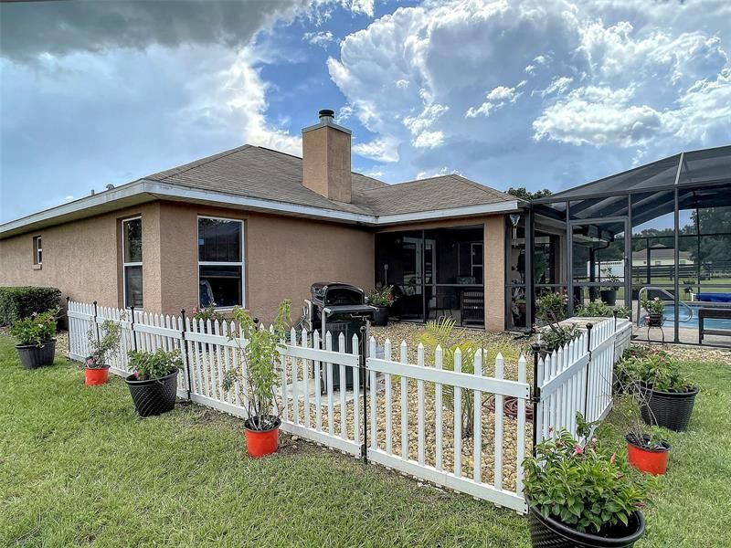 Recently Sold: $2,600,000 (3 beds, 2 baths, 2332 Square Feet)