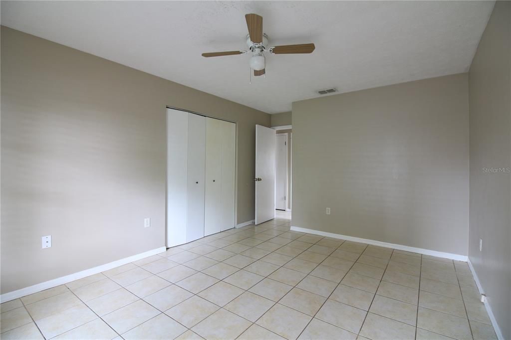 Recently Rented: $1,300 (2 beds, 1 baths, 917 Square Feet)