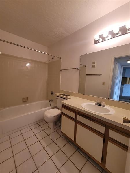 最近租的: $1,600 (2 贝兹, 2 浴室, 1078 平方英尺)