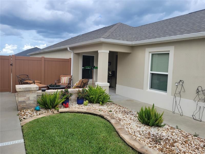 Recently Sold: $359,900 (3 beds, 2 baths, 1484 Square Feet)