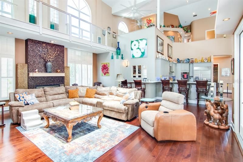 Recently Sold: $1,450,000 (6 beds, 5 baths, 6798 Square Feet)