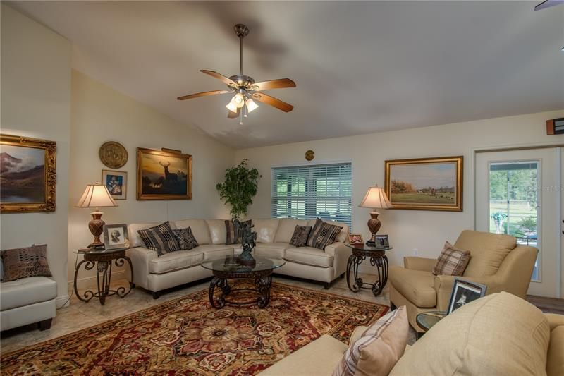 Recently Sold: $1,050,000 (3 beds, 2 baths, 2742 Square Feet)