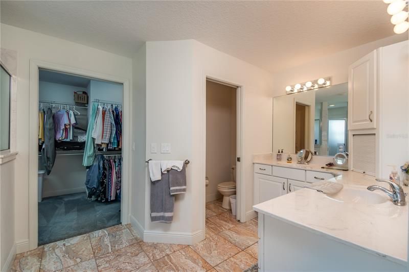 Recently Sold: $1,050,000 (3 beds, 2 baths, 2742 Square Feet)