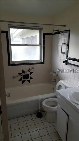 Recently Rented: $1,395 (2 beds, 1 baths, 1060 Square Feet)