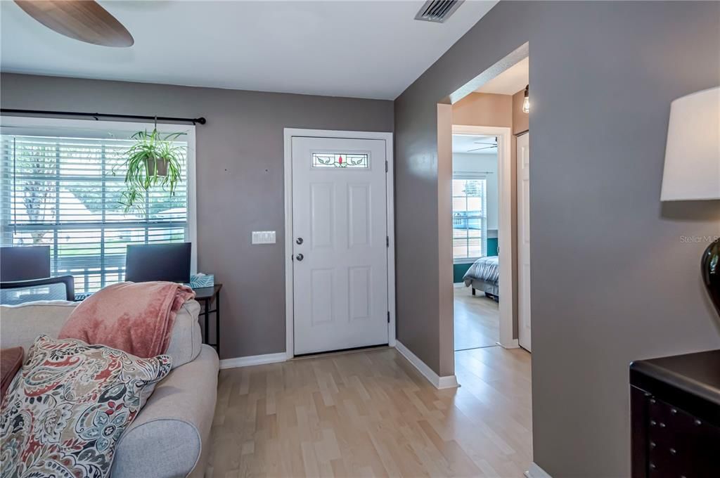 Recently Sold: $255,000 (2 beds, 1 baths, 954 Square Feet)