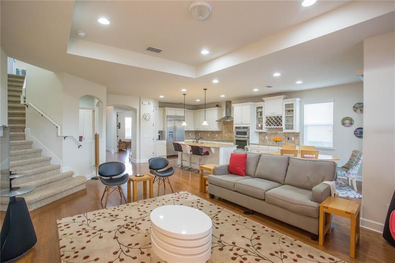 Recently Sold: $825,000 (4 beds, 3 baths, 3005 Square Feet)