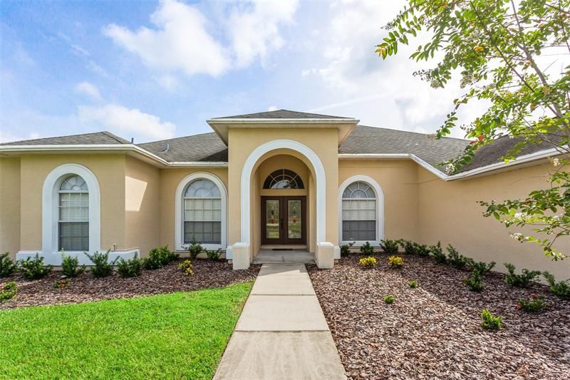 Recently Sold: $850,000 (4 beds, 3 baths, 3230 Square Feet)