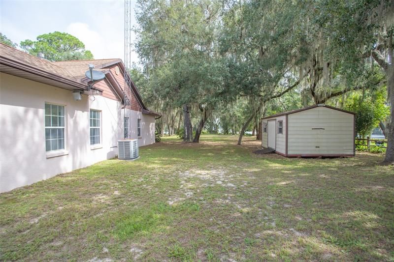 Recently Sold: $300,000 (3 beds, 2 baths, 3190 Square Feet)