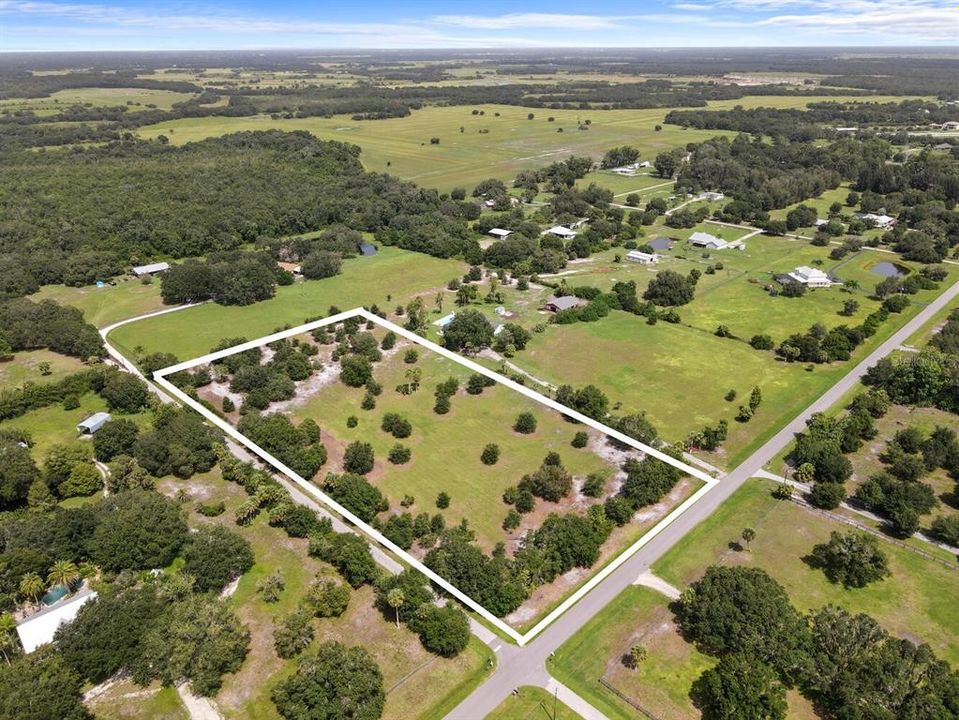 Vendido Recientemente: $400,000 (5.62 acres)