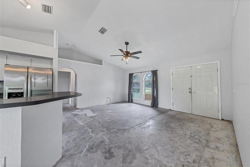 Recently Sold: $250,000 (3 beds, 2 baths, 1261 Square Feet)