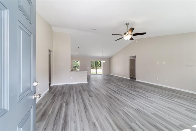 Recently Sold: $364,500 (3 beds, 2 baths, 1800 Square Feet)