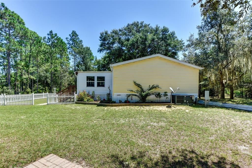 Recently Sold: $295,000 (3 beds, 2 baths, 1080 Square Feet)