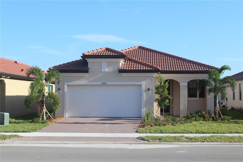 Недавно продано: $604,000 (2 спален, 2 ванн, 1903 Квадратных фут)