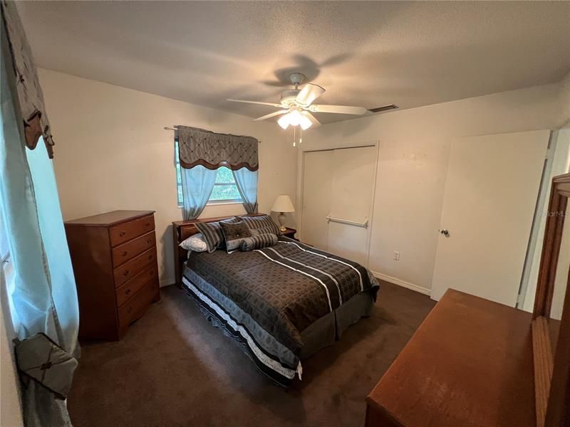 Recently Rented: $1,950 (2 beds, 1 baths, 1024 Square Feet)