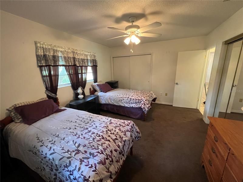 Recently Rented: $1,950 (2 beds, 1 baths, 1024 Square Feet)
