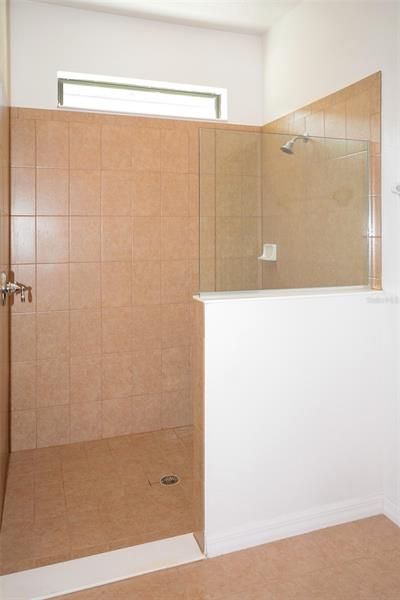 Primary Bedroom En-Suite Shower