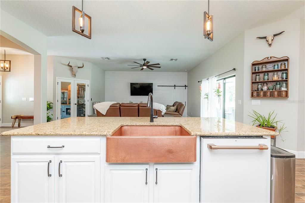 Recently Sold: $650,000 (4 beds, 3 baths, 2539 Square Feet)