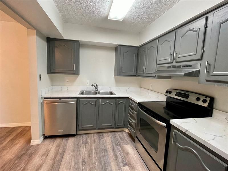Recently Rented: $1,600 (2 beds, 2 baths, 1252 Square Feet)