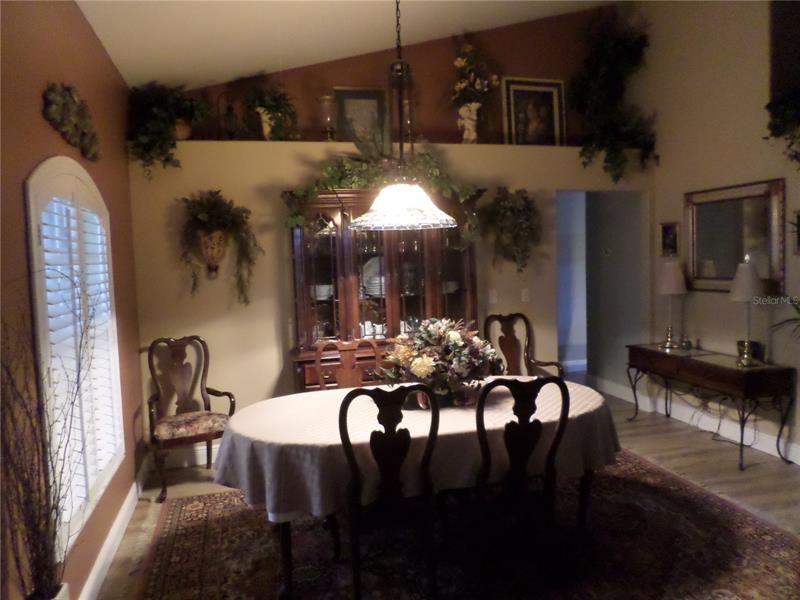 DINING ROOM VAULTED CEILING