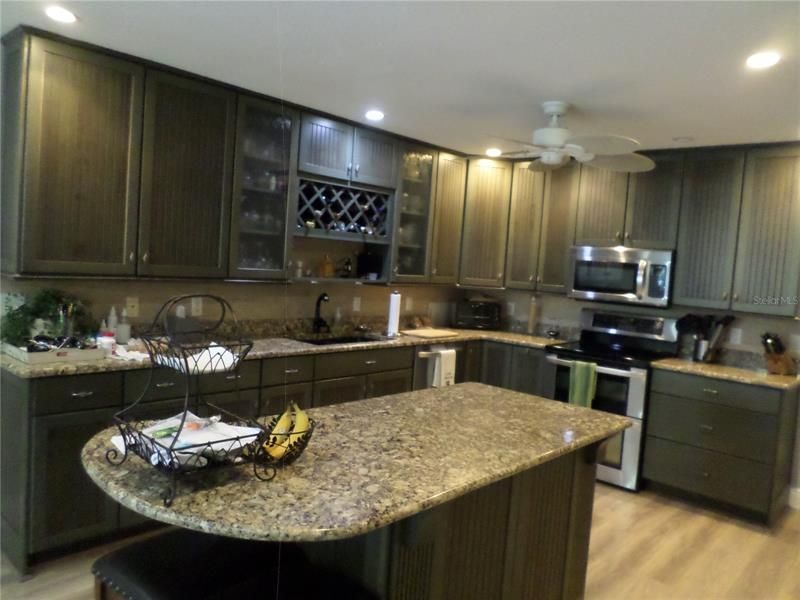 NEW CUSTOM KITCHEN WITH PANTRY, ISLAND & BREAKFAST AREA