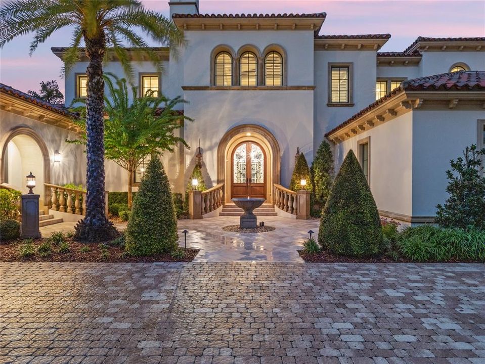 Recently Sold: $10,000,000 (5 beds, 6 baths, 9713 Square Feet)