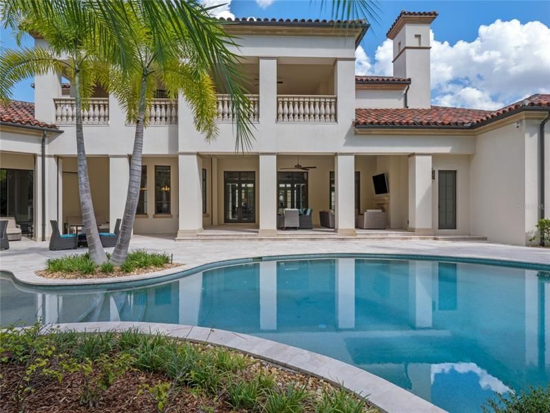 Recently Sold: $10,000,000 (5 beds, 6 baths, 9713 Square Feet)